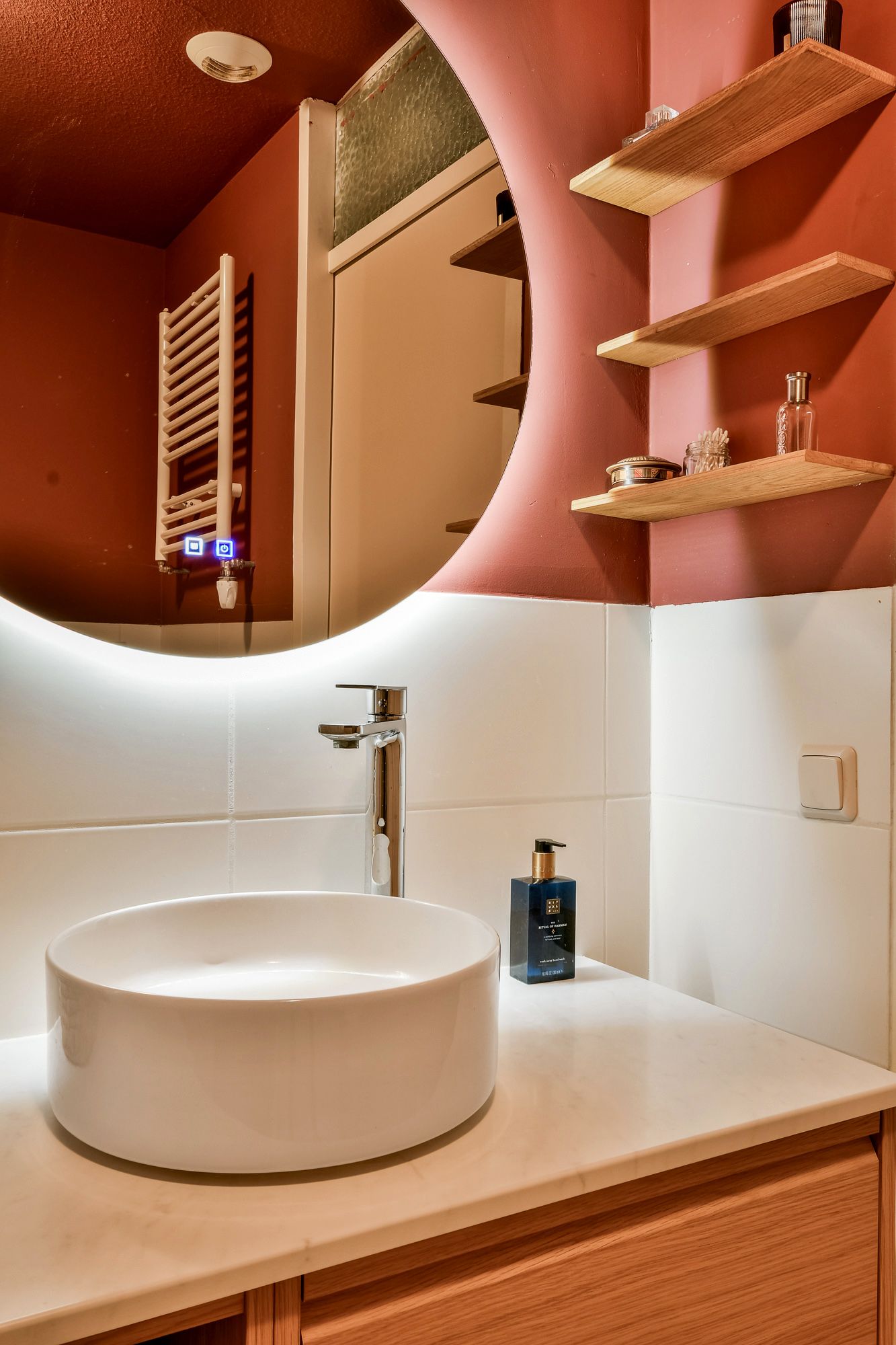 Renovated apartment near Gaasperplas with west-facing balcony — 15
