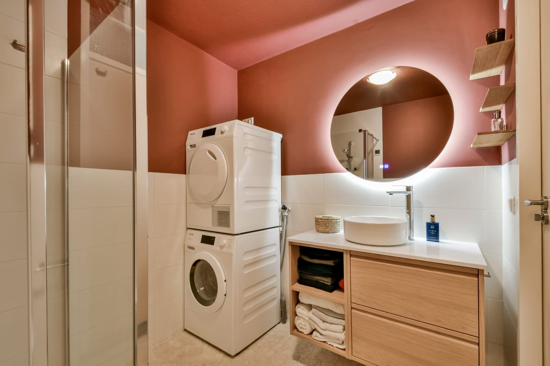Renovated apartment near Gaasperplas with west-facing balcony — 13