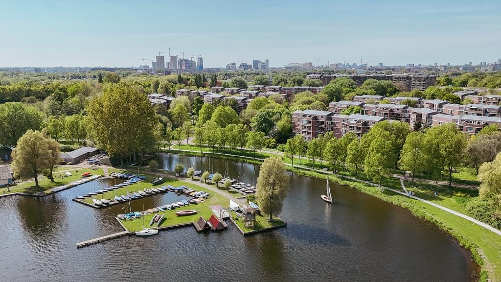 Renovated apartment near Gaasperplas with west-facing balcony — 23