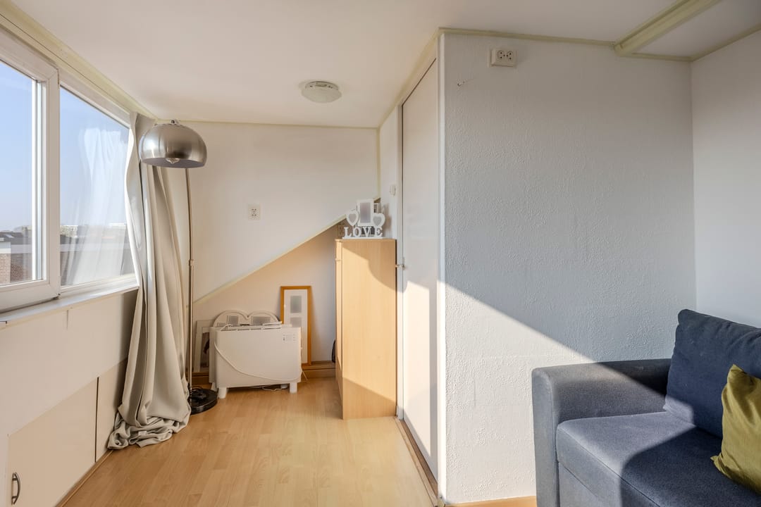 Charming 1934 terraced house with 4 bedrooms and sunny south-facing garden in Tilburg — 22