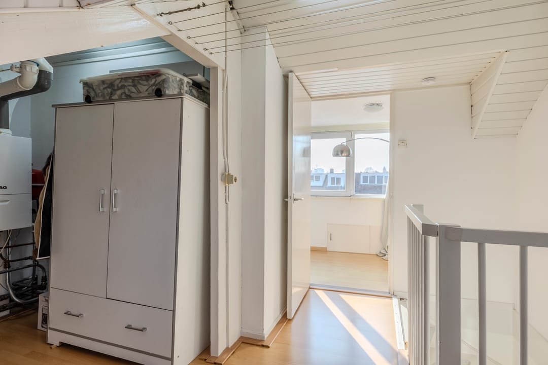 Charming 1934 terraced house with 4 bedrooms and sunny south-facing garden in Tilburg — 23