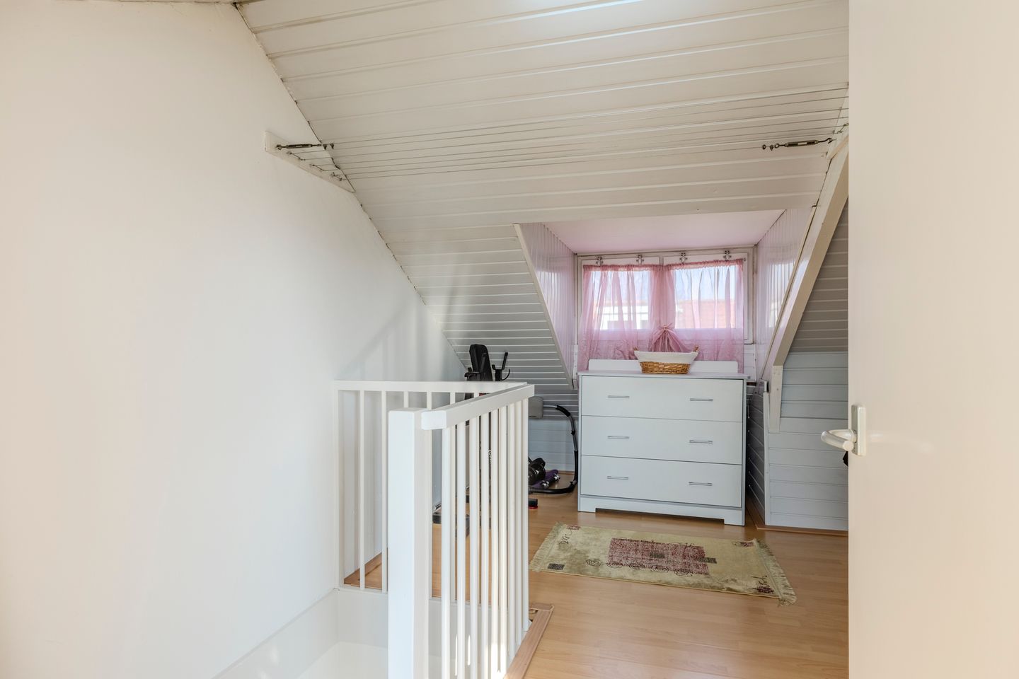 Charming 1934 terraced house with 4 bedrooms and sunny south-facing garden in Tilburg — 19