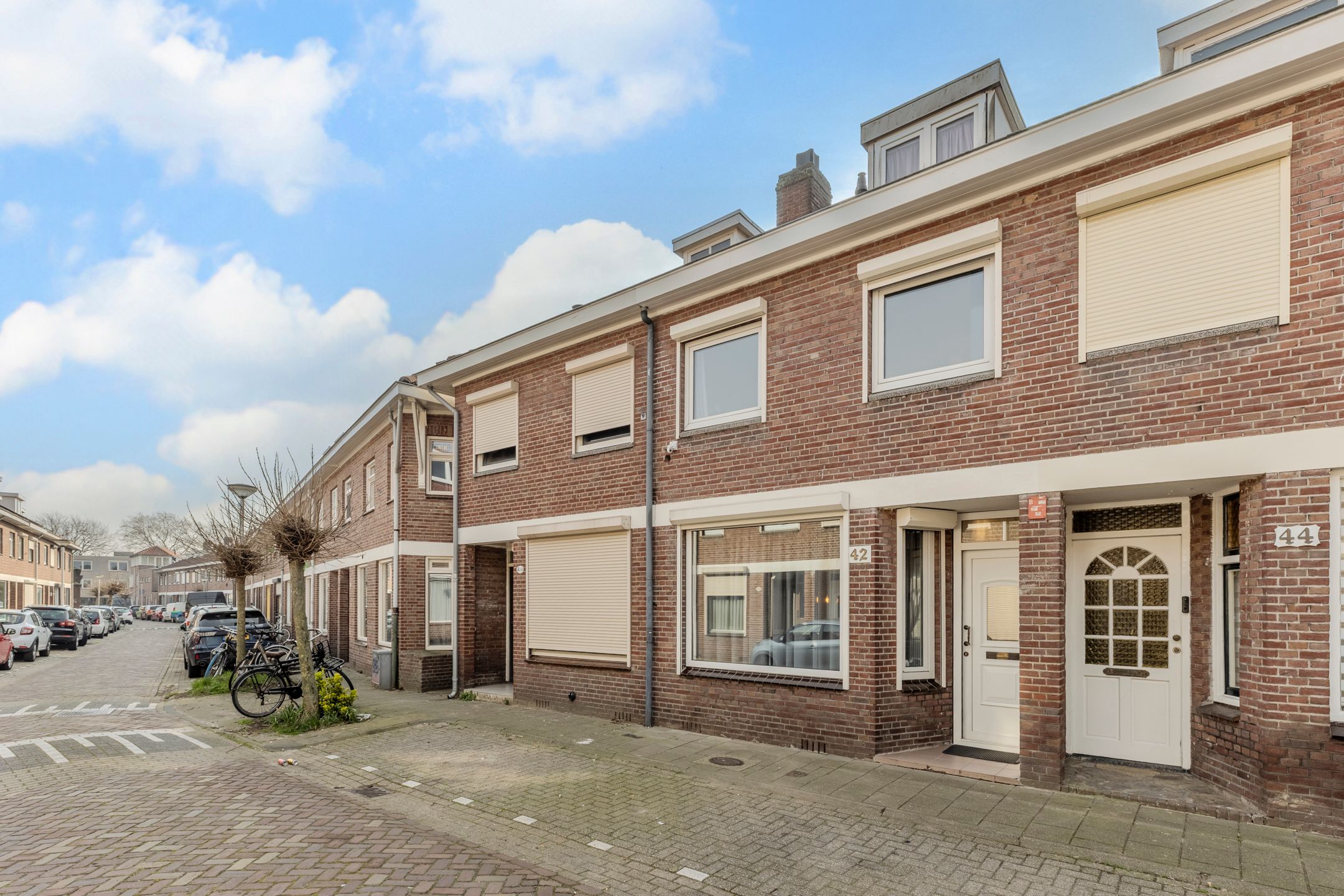 Charming 1934 terraced house with 4 bedrooms and sunny south-facing garden in Tilburg — 30