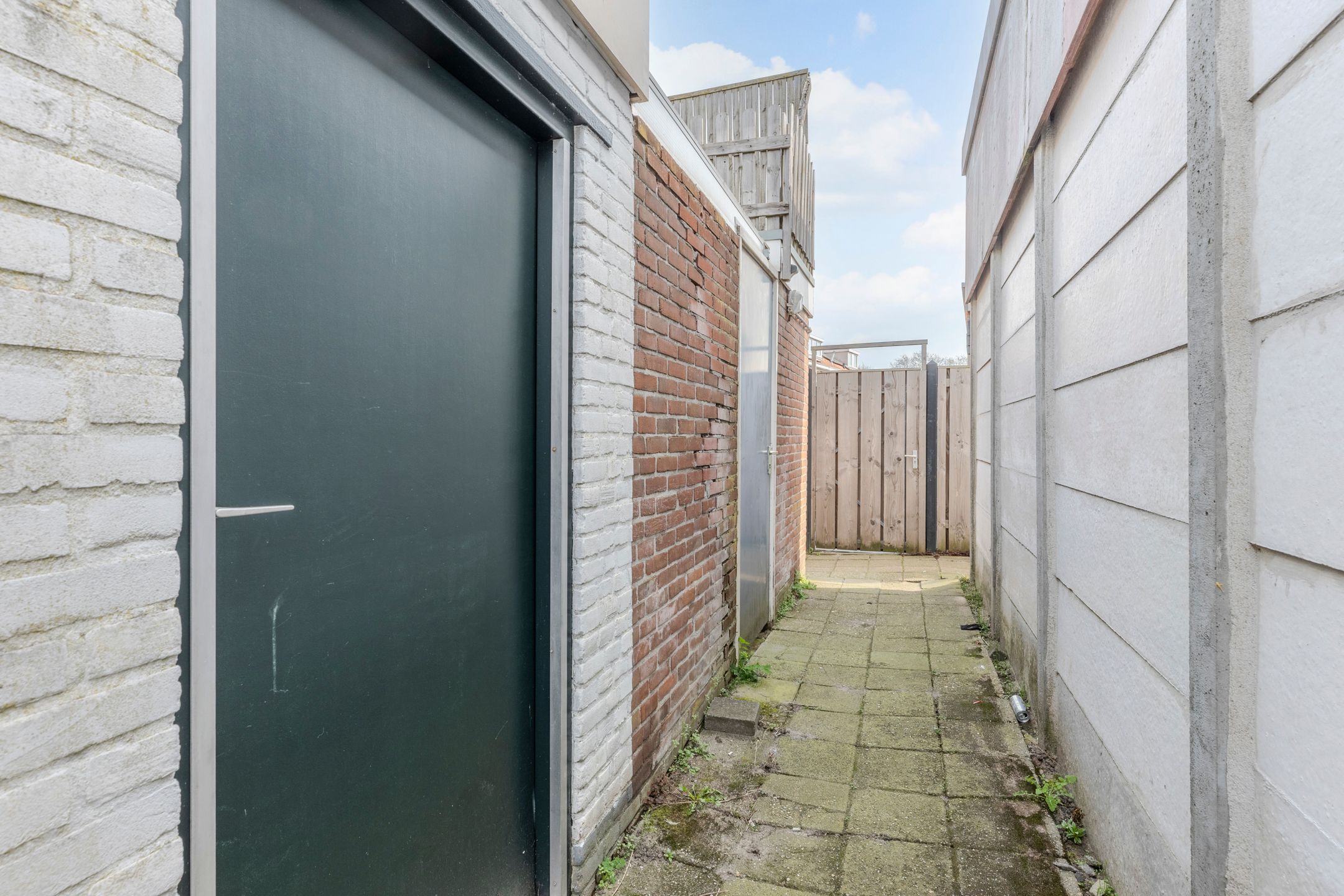 Charming 1934 terraced house with 4 bedrooms and sunny south-facing garden in Tilburg — 27