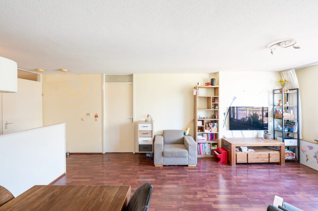 Modern 4-room corner apartment with beautiful views in Laakhaven-Oost — 17