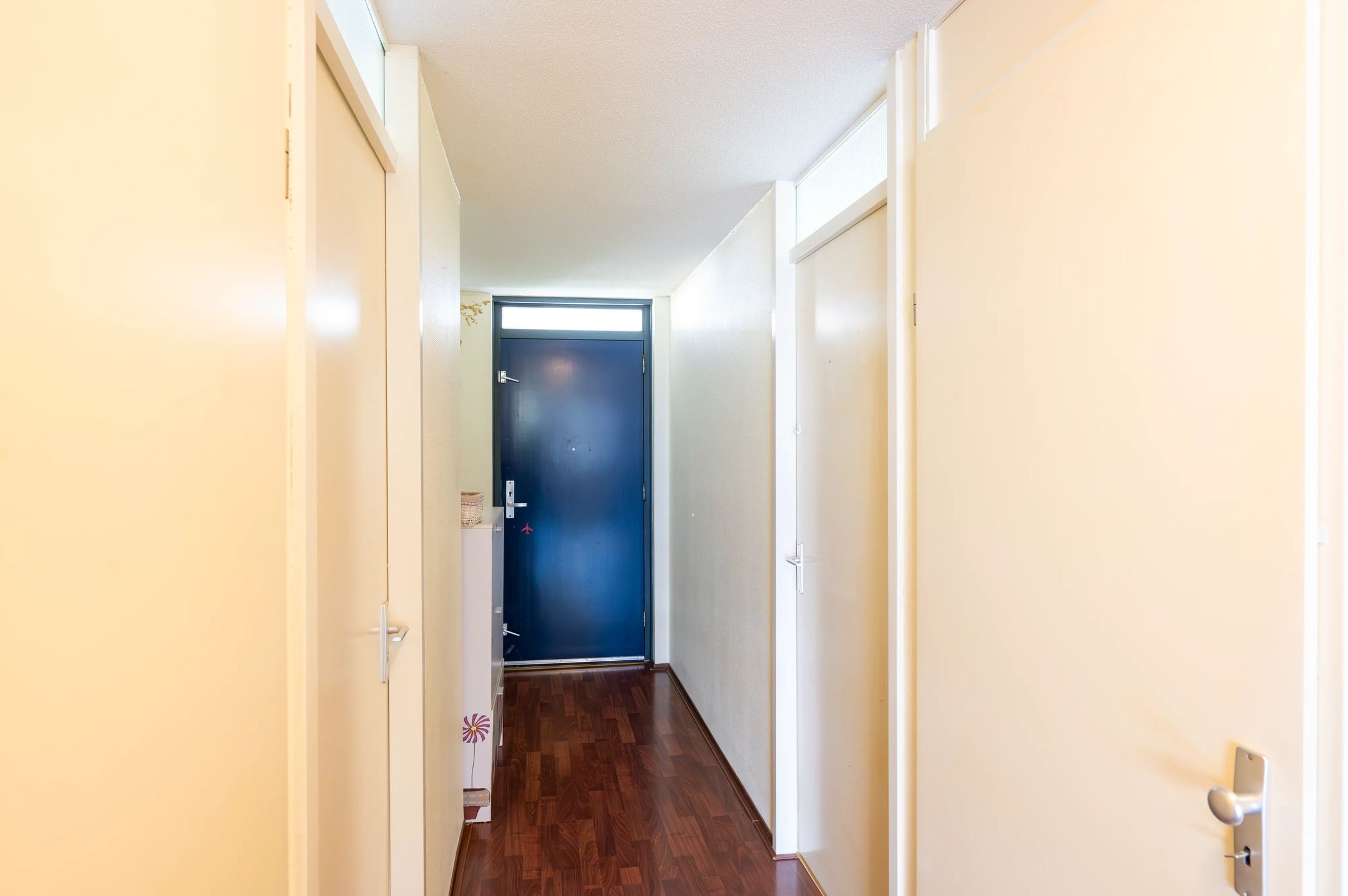 Modern 4-room corner apartment with beautiful views in Laakhaven-Oost — 27