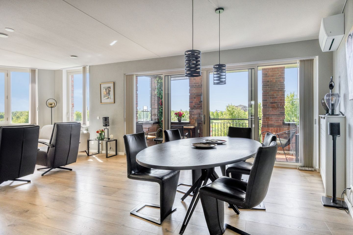 Luxurious Apartment with Panoramic Golf Course Views in Iconic Slot-Haverleij — 14