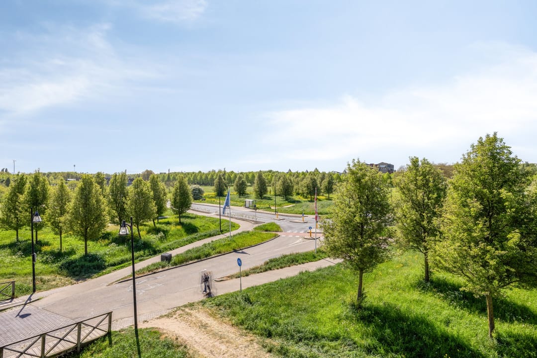 Luxurious Apartment with Panoramic Golf Course Views in Iconic Slot-Haverleij — 17