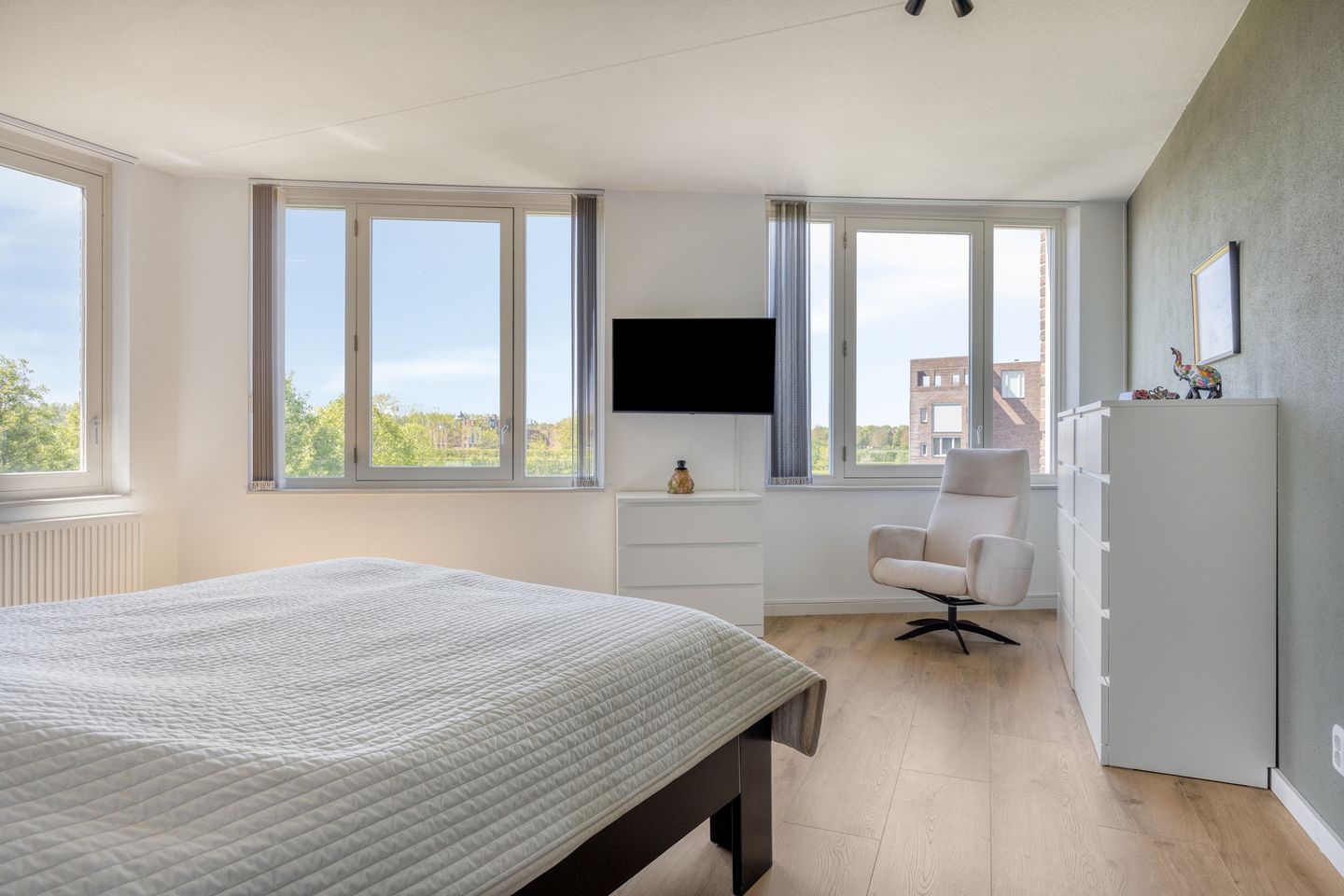 Luxurious Apartment with Panoramic Golf Course Views in Iconic Slot-Haverleij — 35