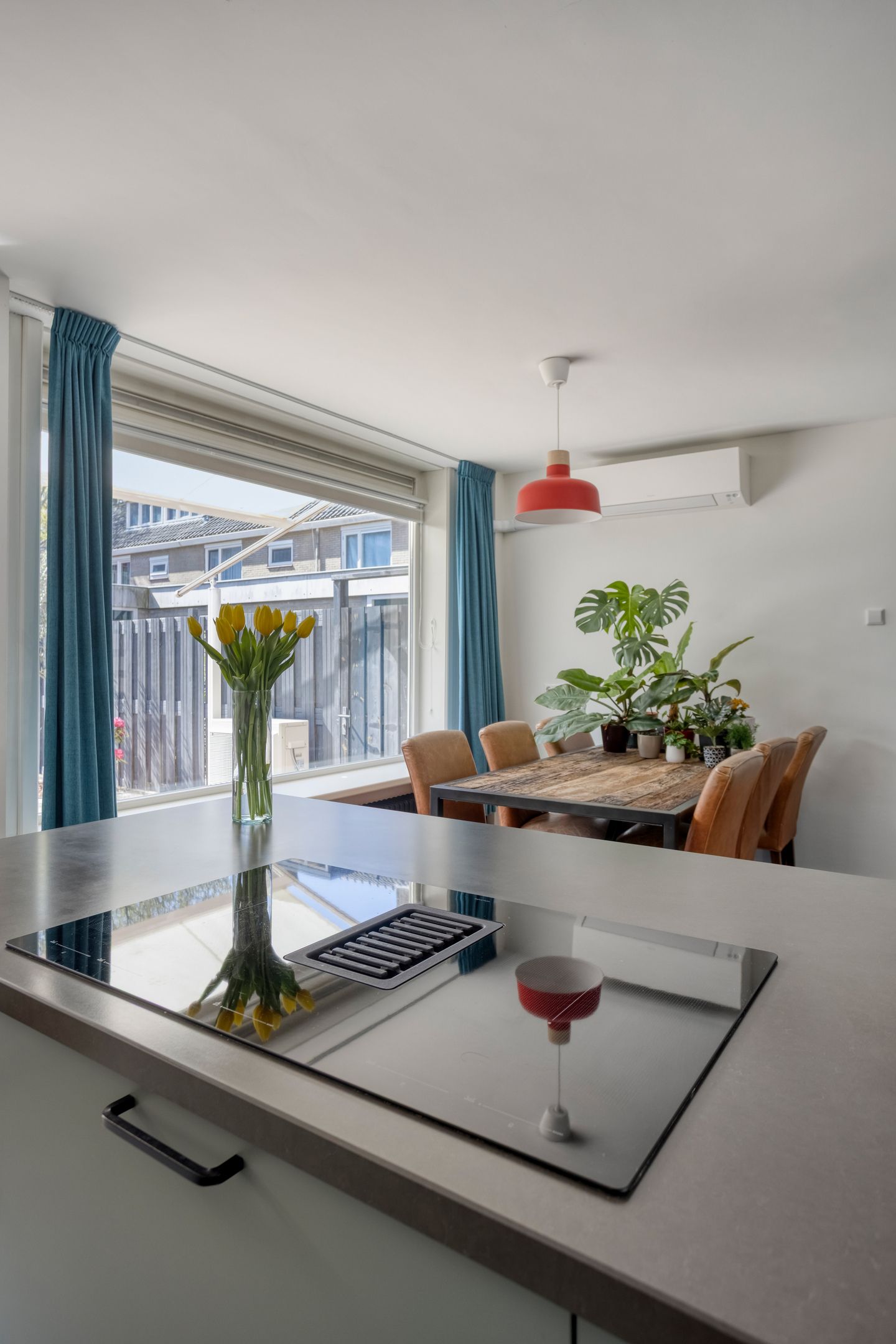 Spacious Corner Home with Sunny South-Facing Garden and Four Bedrooms — 20