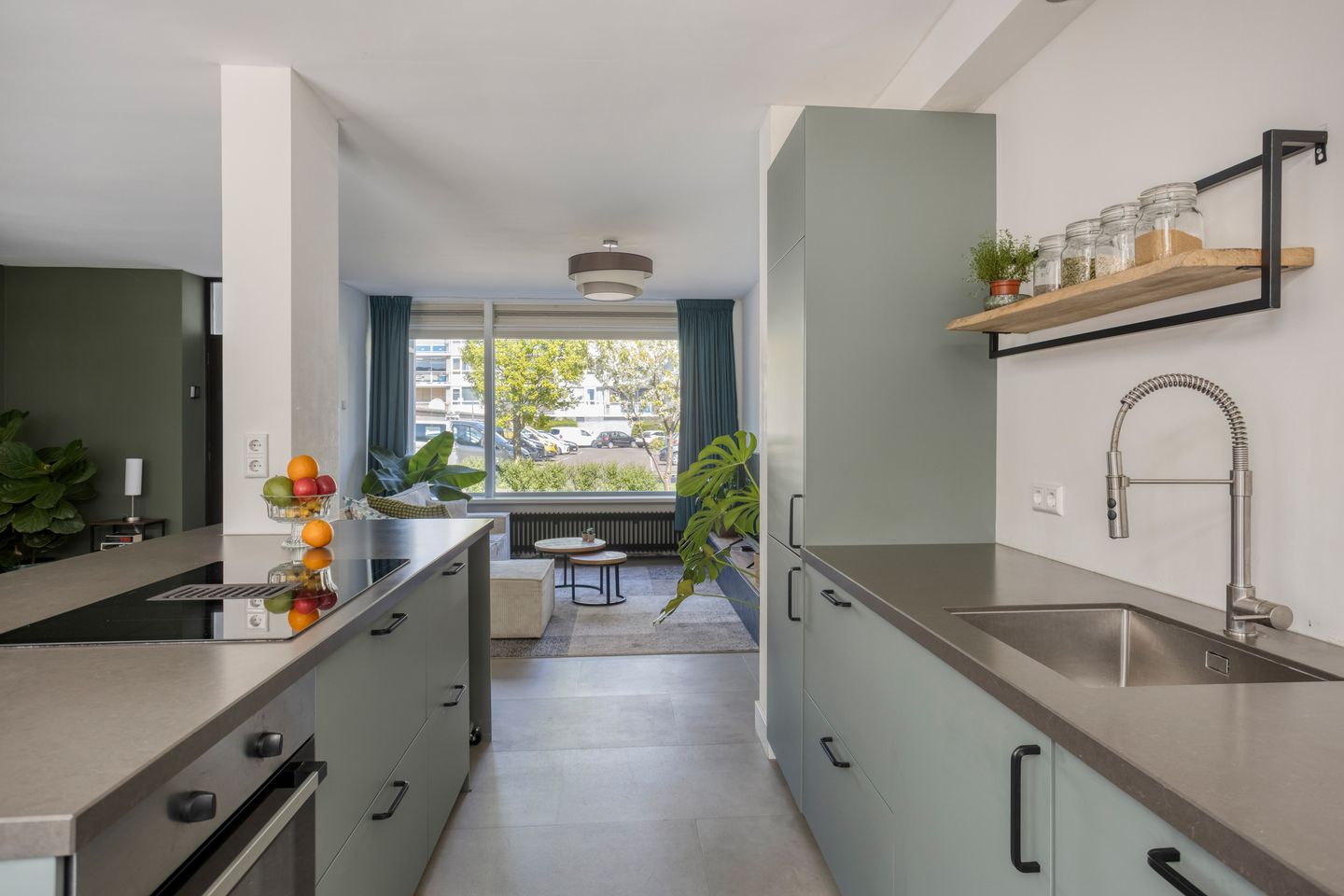 Spacious Corner Home with Sunny South-Facing Garden and Four Bedrooms — 19