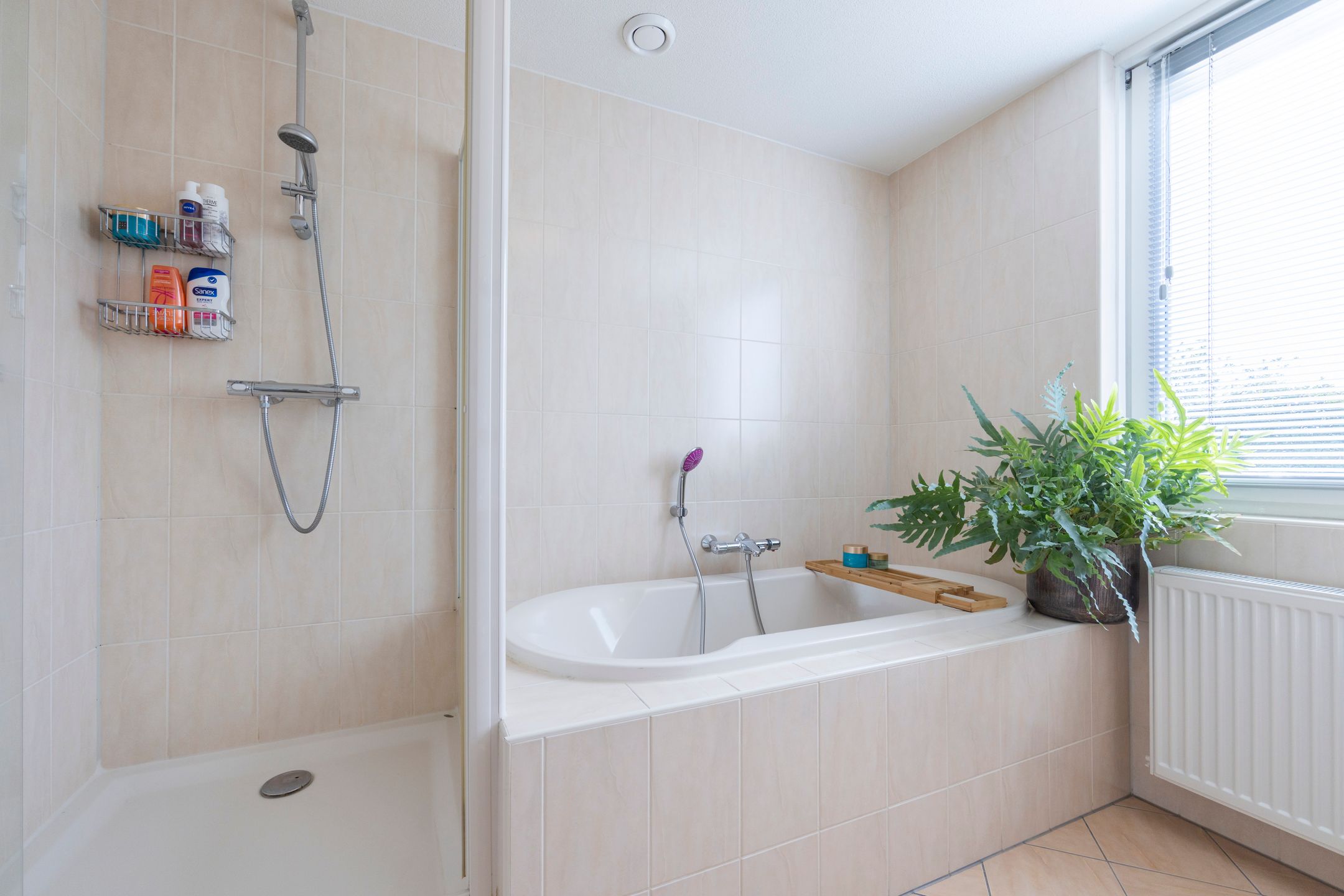 Energy-Efficient Family Home with South-Facing Garden and Four Bedrooms in Esbeek — 21