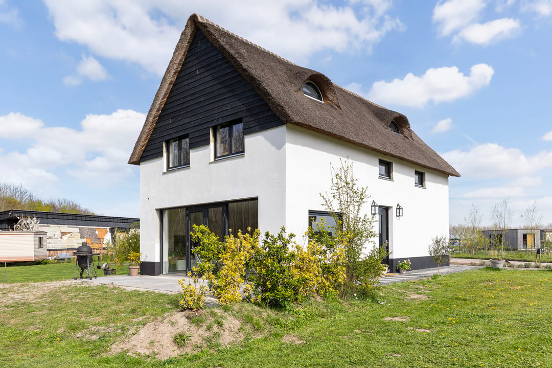 Thatched Detached Home on Spacious Plot Adjacent to Forest Edge — 32