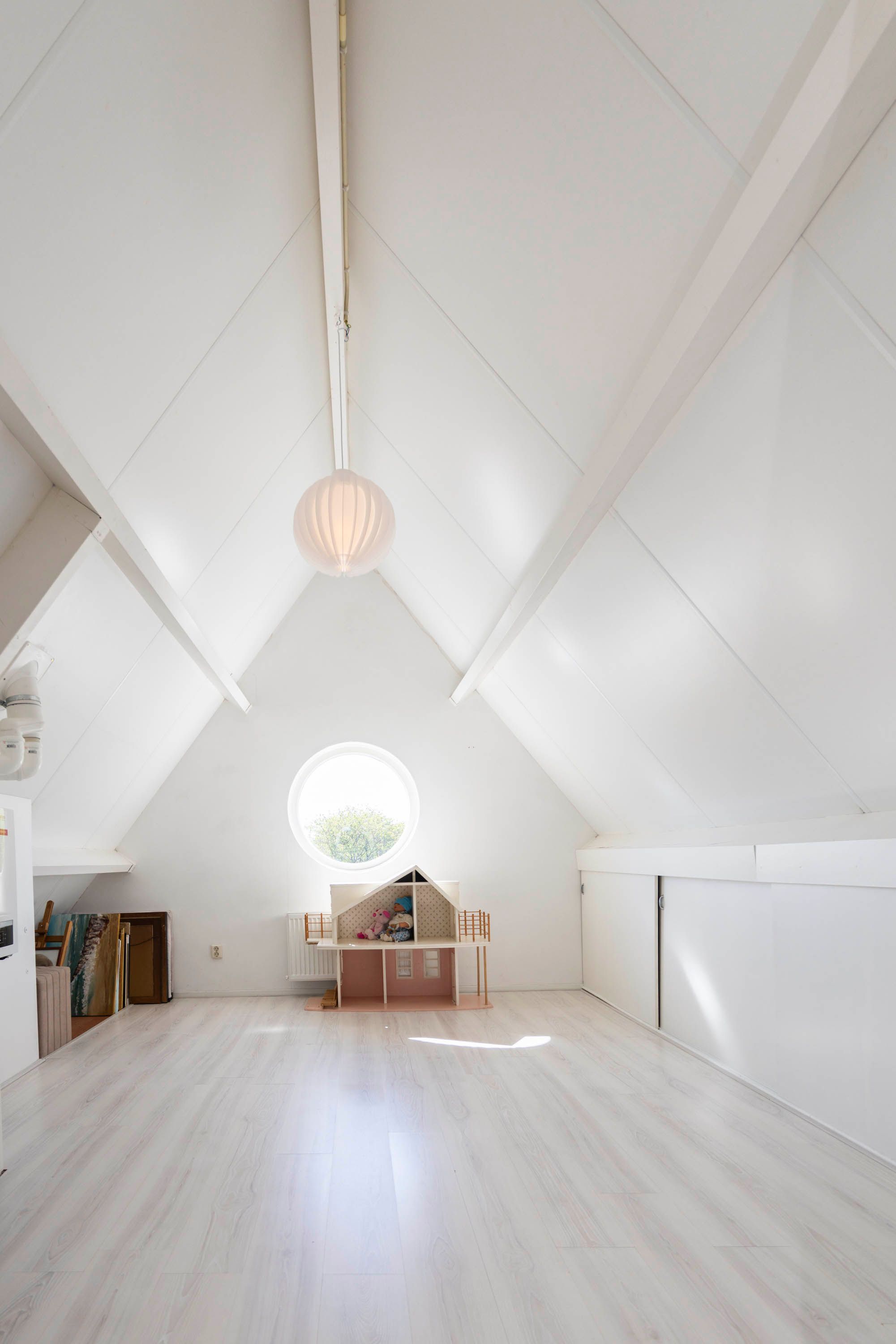 Energy-Efficient Family Home with South-Facing Garden and Four Bedrooms in Esbeek — 27
