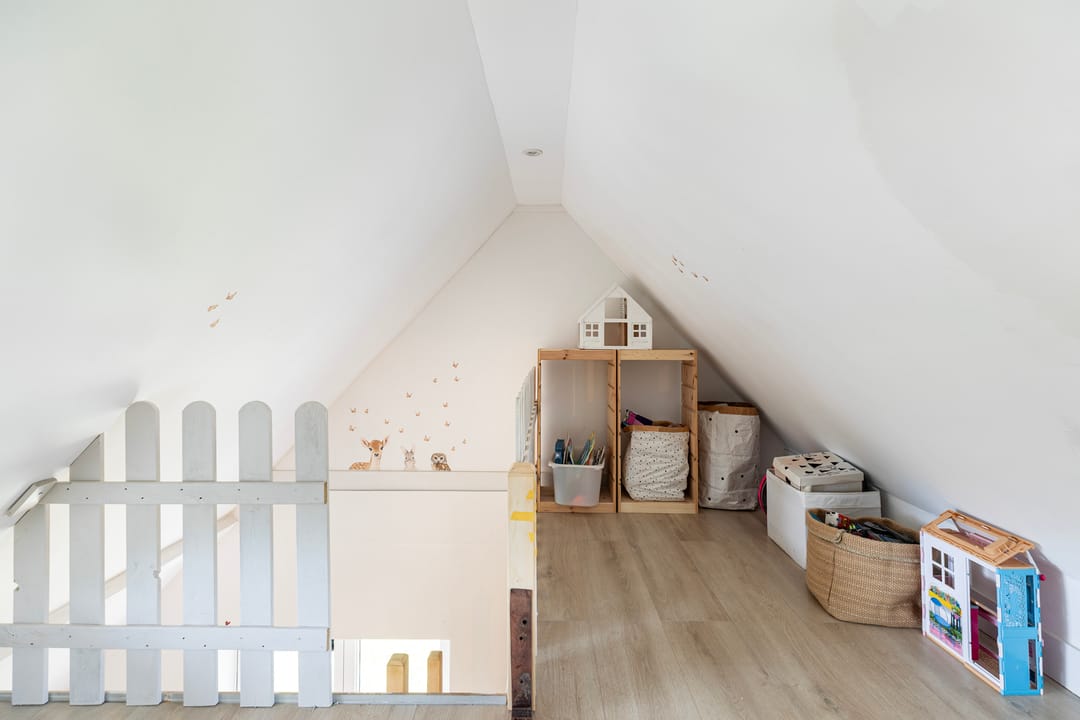 Thatched Detached Home on Spacious Plot Adjacent to Forest Edge — 52