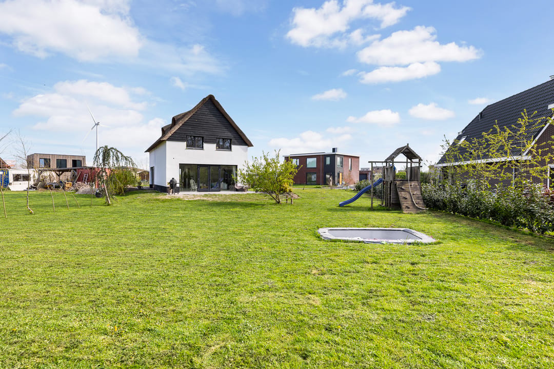 Thatched Detached Home on Spacious Plot Adjacent to Forest Edge — 31