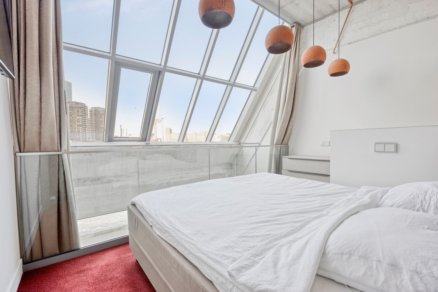 Unique Four-Level Loft with Panoramic River Views — 40