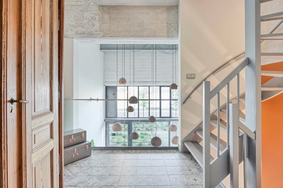 Unique Four-Level Loft with Panoramic River Views — 17