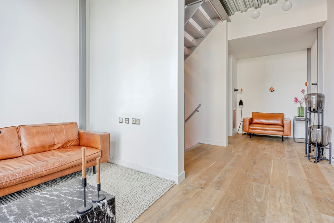 Unique Four-Level Loft with Panoramic River Views — 28