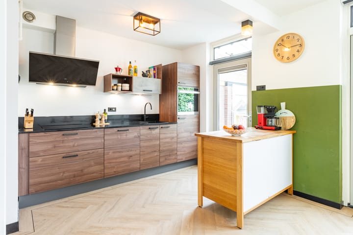 Photo 2 of Mariannestraat 11