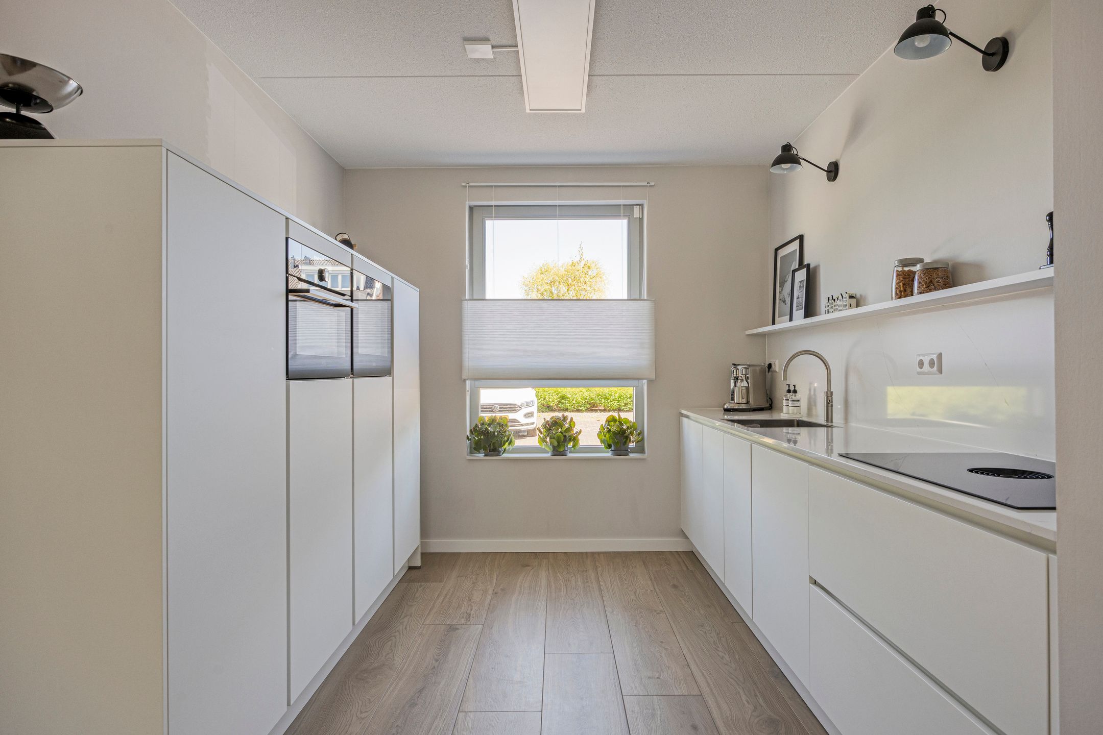 Spacious Waterfront Townhouse with Private Mooring in Leimuiden — 27