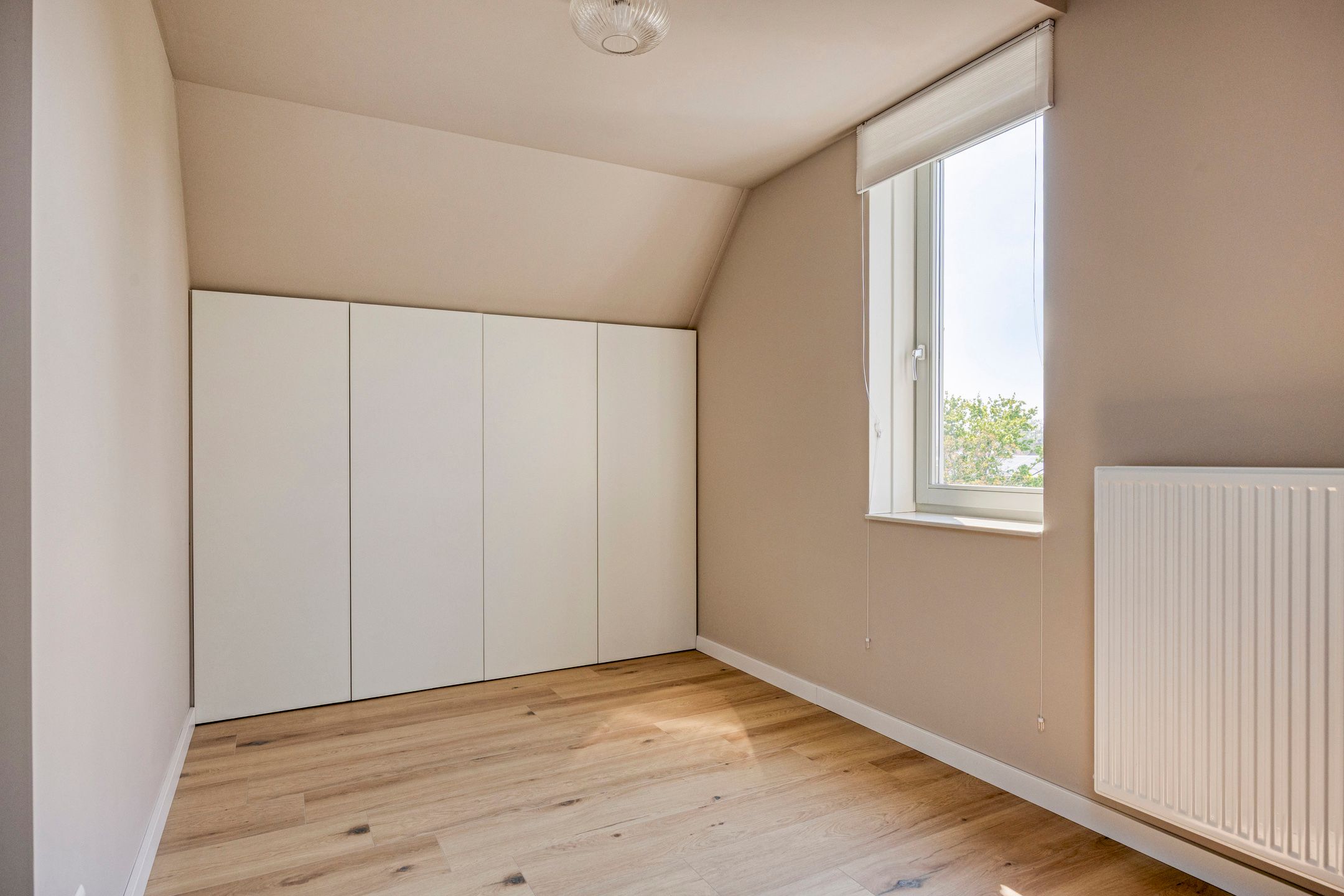 Spacious Waterfront Townhouse with Private Mooring in Leimuiden — 60