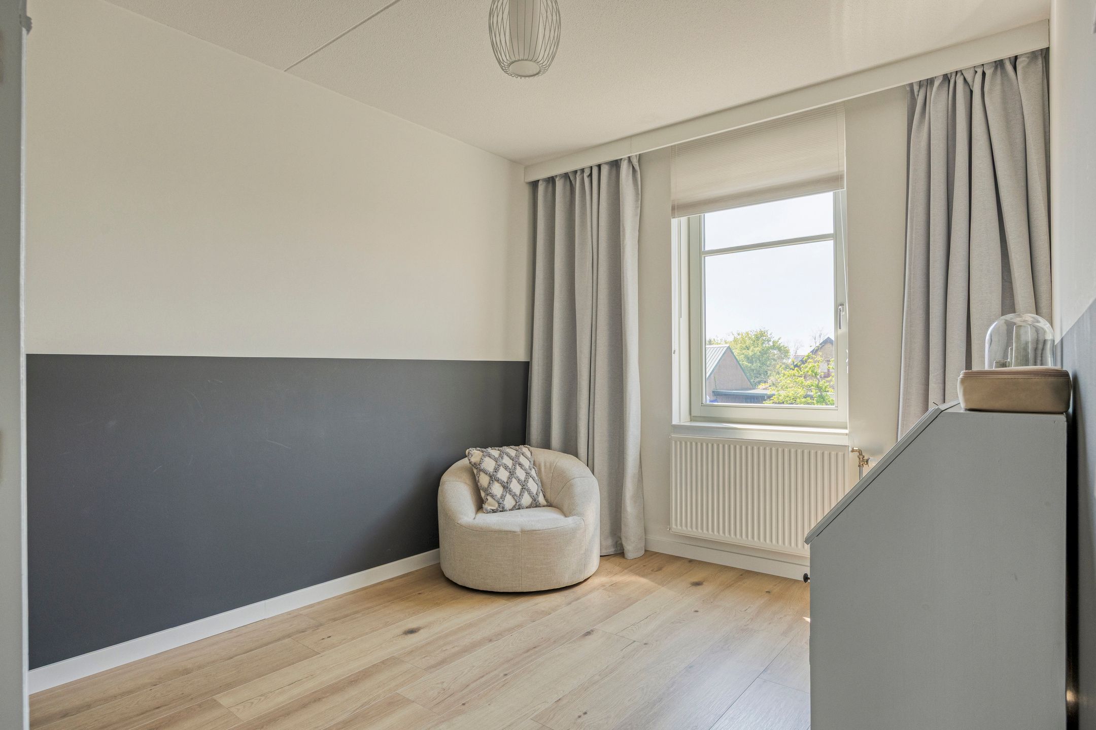 Spacious Waterfront Townhouse with Private Mooring in Leimuiden — 45