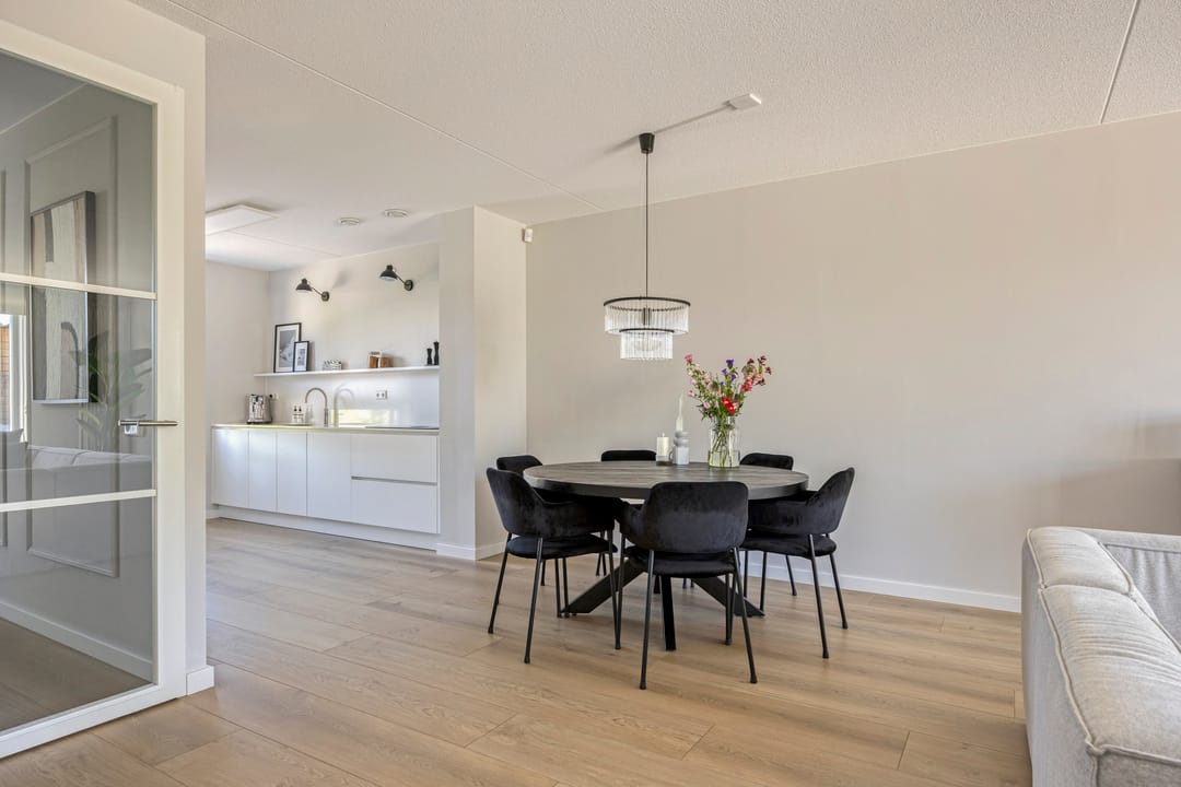 Spacious Waterfront Townhouse with Private Mooring in Leimuiden — 26
