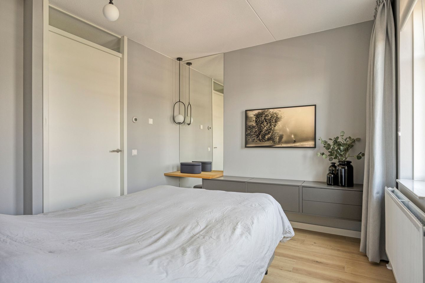Spacious Waterfront Townhouse with Private Mooring in Leimuiden — 40