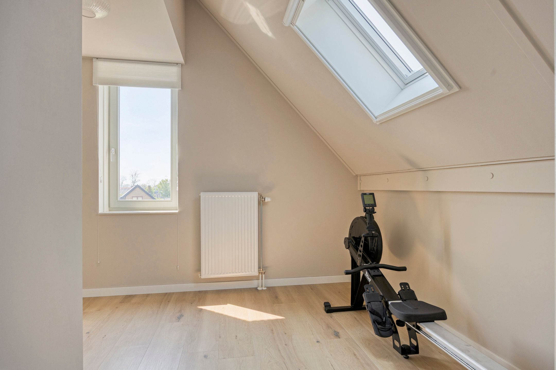 Spacious Waterfront Townhouse with Private Mooring in Leimuiden — 57