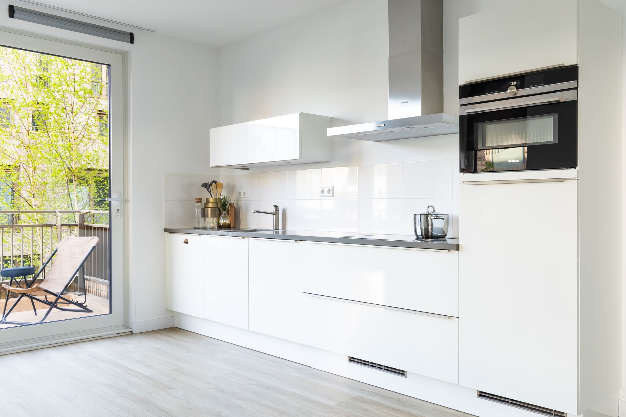 Photo 15 of Faas Wilkesstraat 223