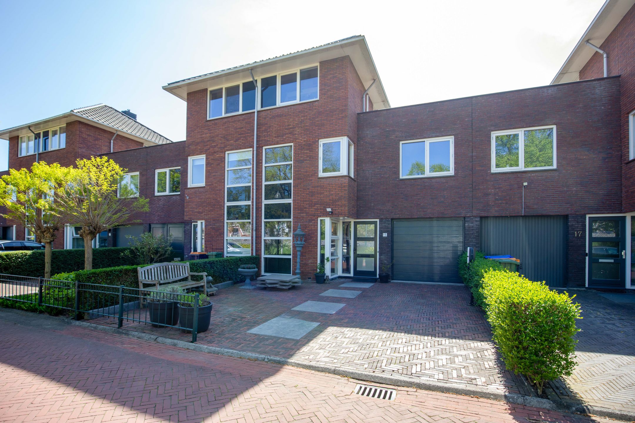 Burgemeester Dolmanslaan 15 