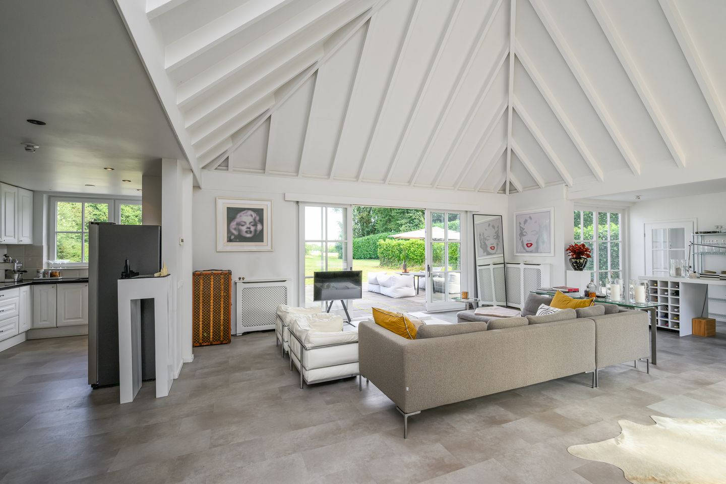 Stunning waterfront bungalow surrounded by nature with private dock — 29