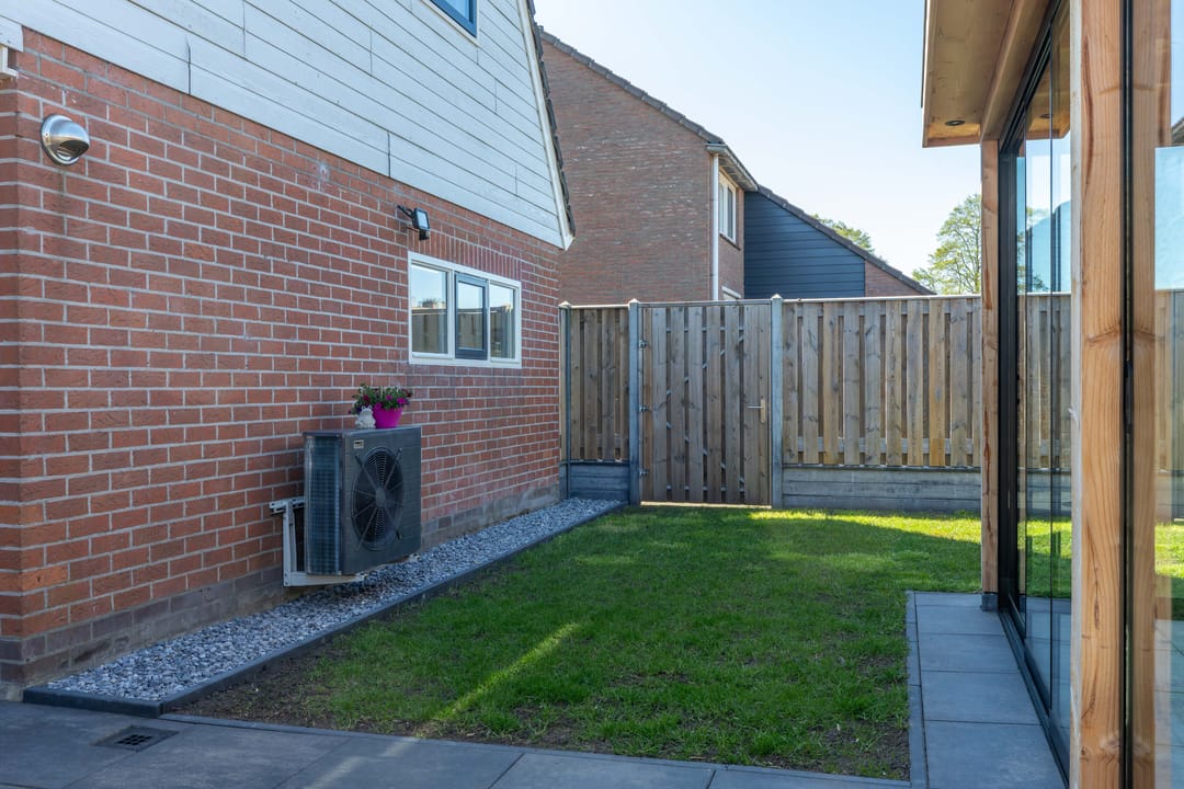 Spacious and Sustainable Semi-Detached Home with Garden Room in Surhuisterveen — 41