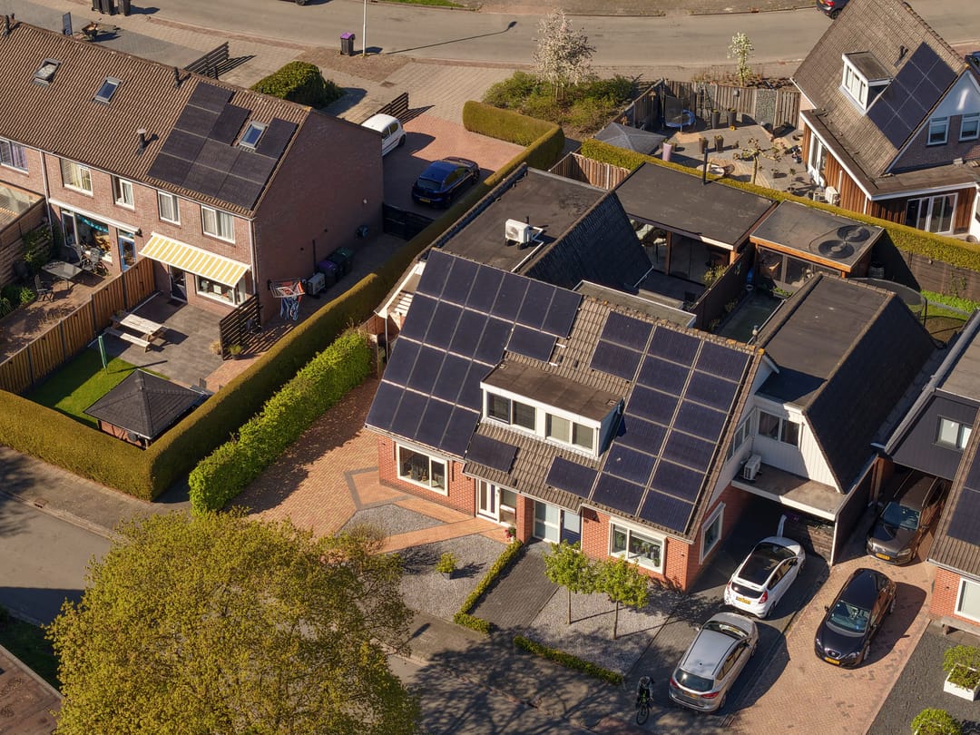Spacious and Sustainable Semi-Detached Home with Garden Room in Surhuisterveen — 7
