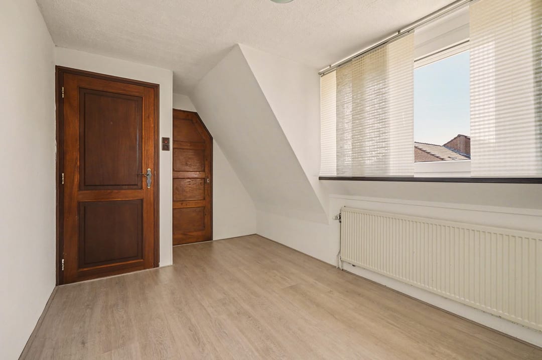 Spacious semi-detached home with garage and cellar in Landgraaf — 26