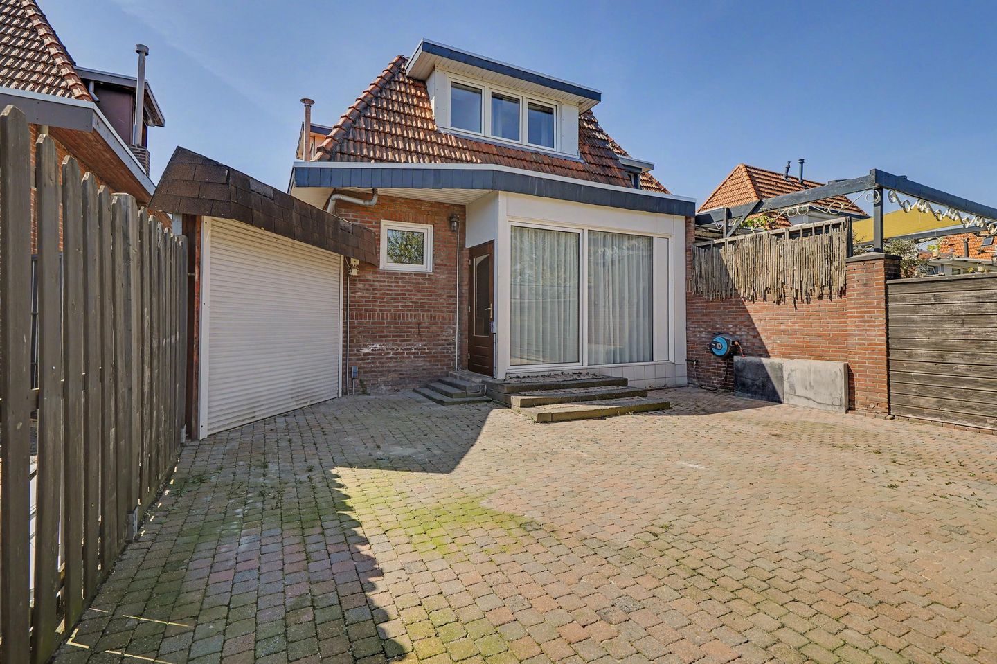 Spacious semi-detached home with garage and cellar in Landgraaf — 40