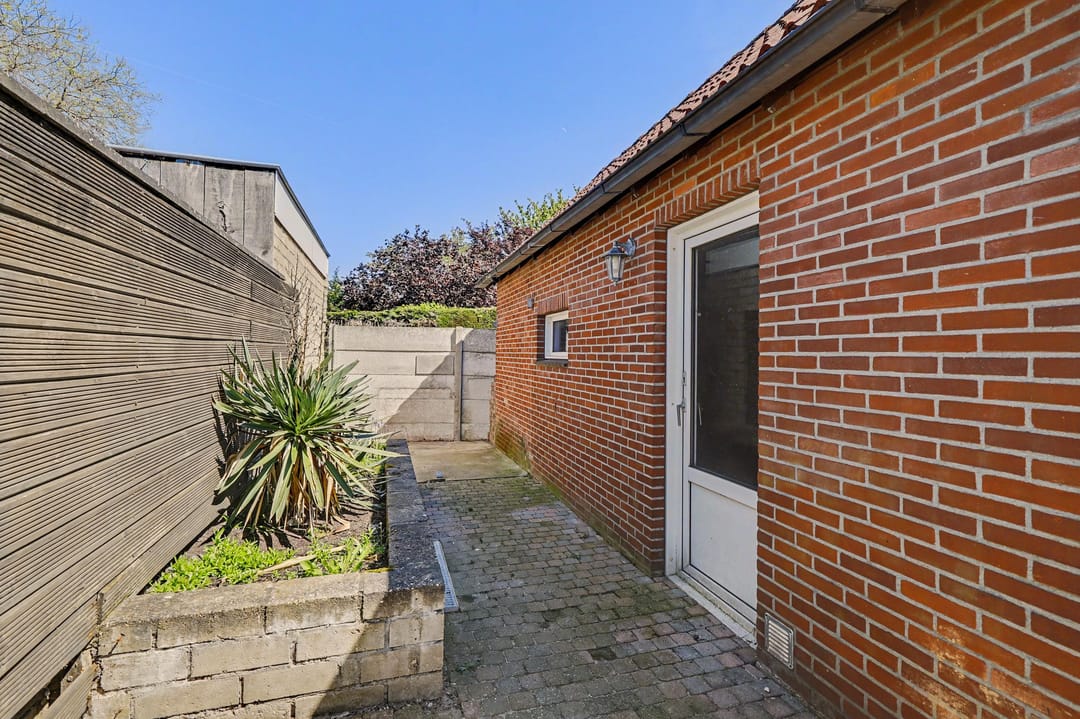 Spacious semi-detached home with garage and cellar in Landgraaf — 41