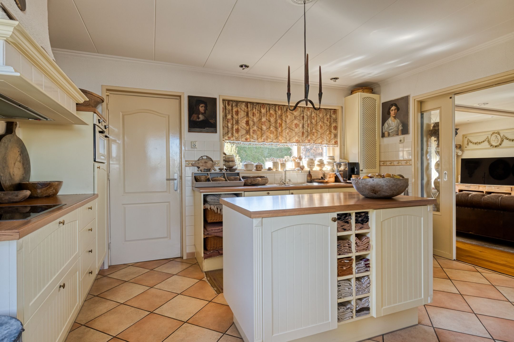 Characterful detached home with spacious garden in peaceful Zeeland setting — 18