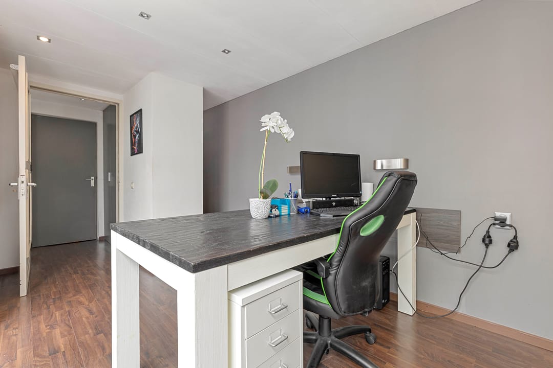 Spacious Extended Semi-Detached Home with Energy Label A and Multifunctional Ground Floor Room — 17