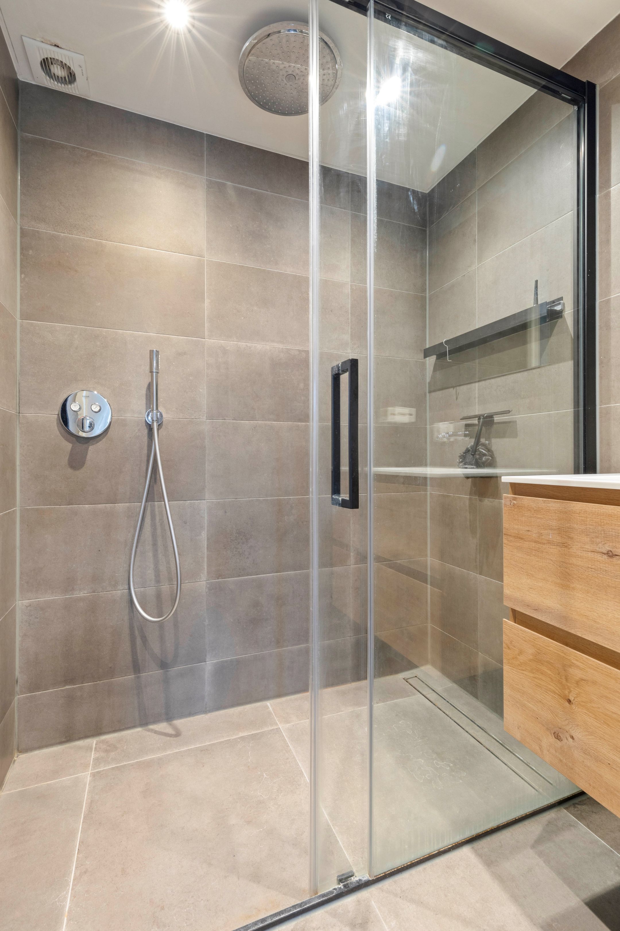 Spacious Extended Semi-Detached Home with Energy Label A and Multifunctional Ground Floor Room — 27