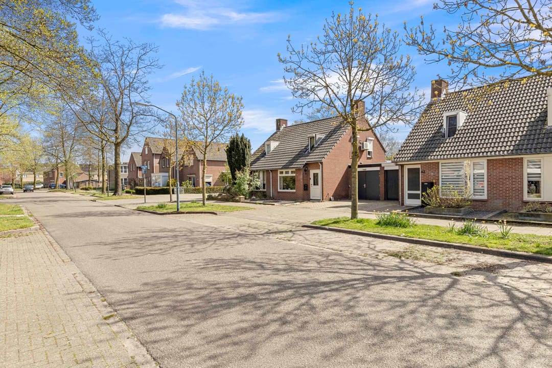 Spacious Extended Semi-Detached Home with Energy Label A and Multifunctional Ground Floor Room — 38