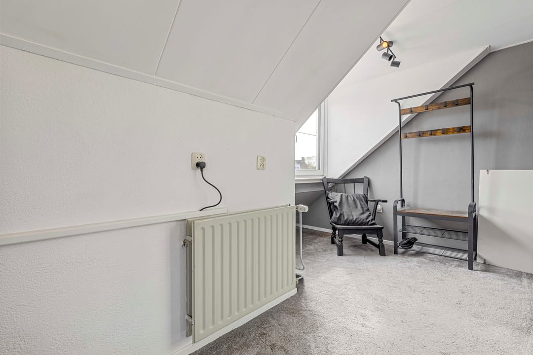 Spacious Extended Semi-Detached Home with Energy Label A and Multifunctional Ground Floor Room — 23