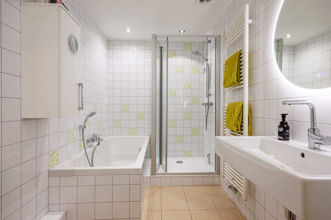 Spacious Drive-in Corner House with 5 Bedrooms and South-Facing Garden in Delft Marlot — 28