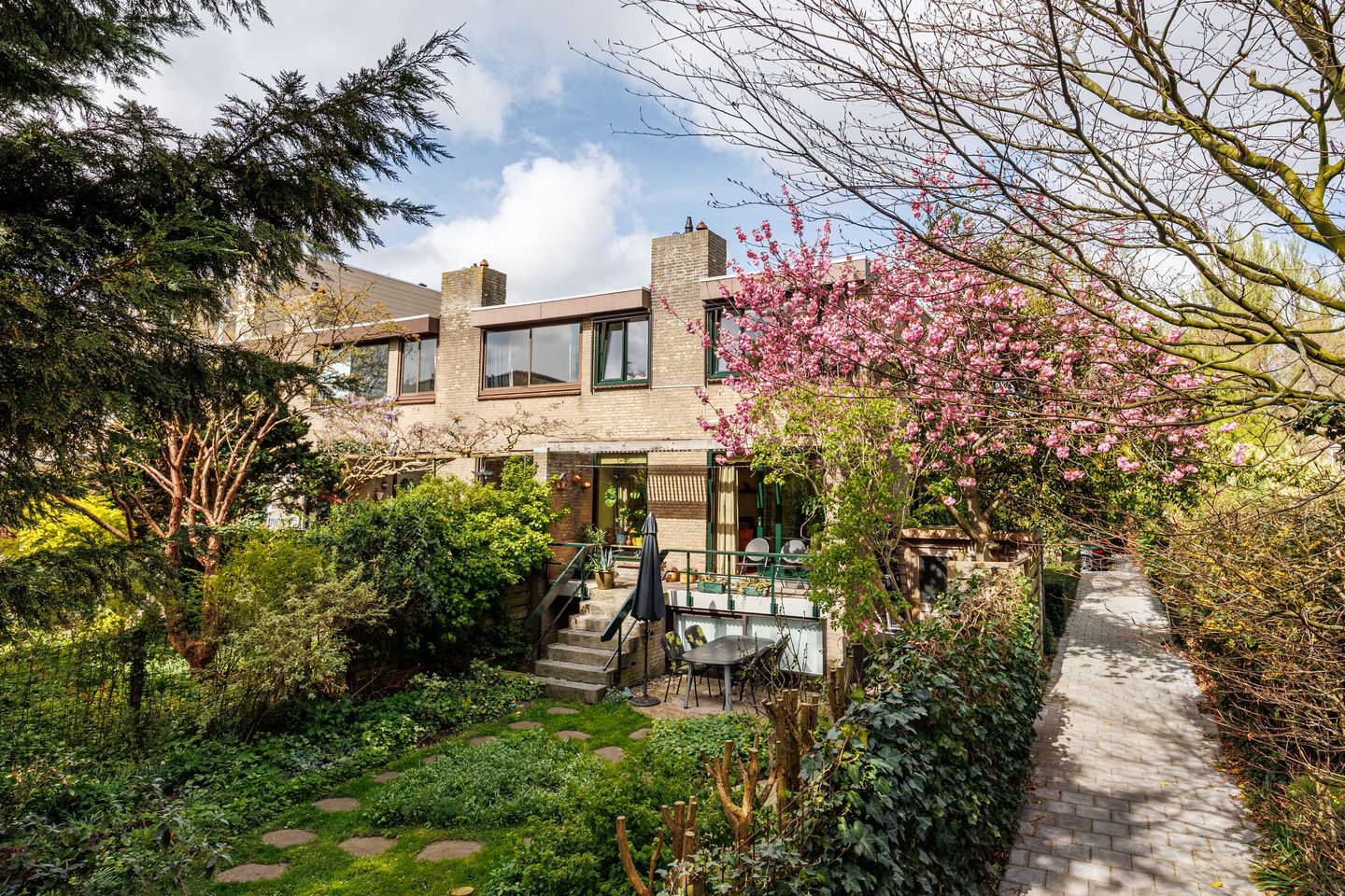 Spacious Drive-in Corner House with 5 Bedrooms and South-Facing Garden in Delft Marlot — 19