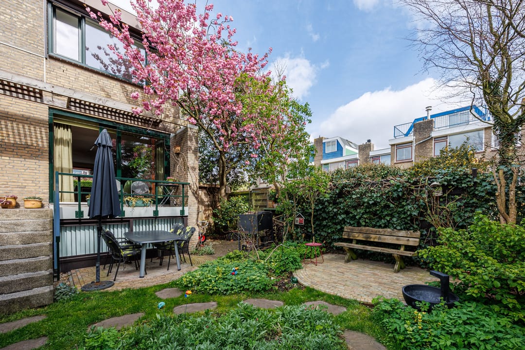 Spacious Drive-in Corner House with 5 Bedrooms and South-Facing Garden in Delft Marlot — 26