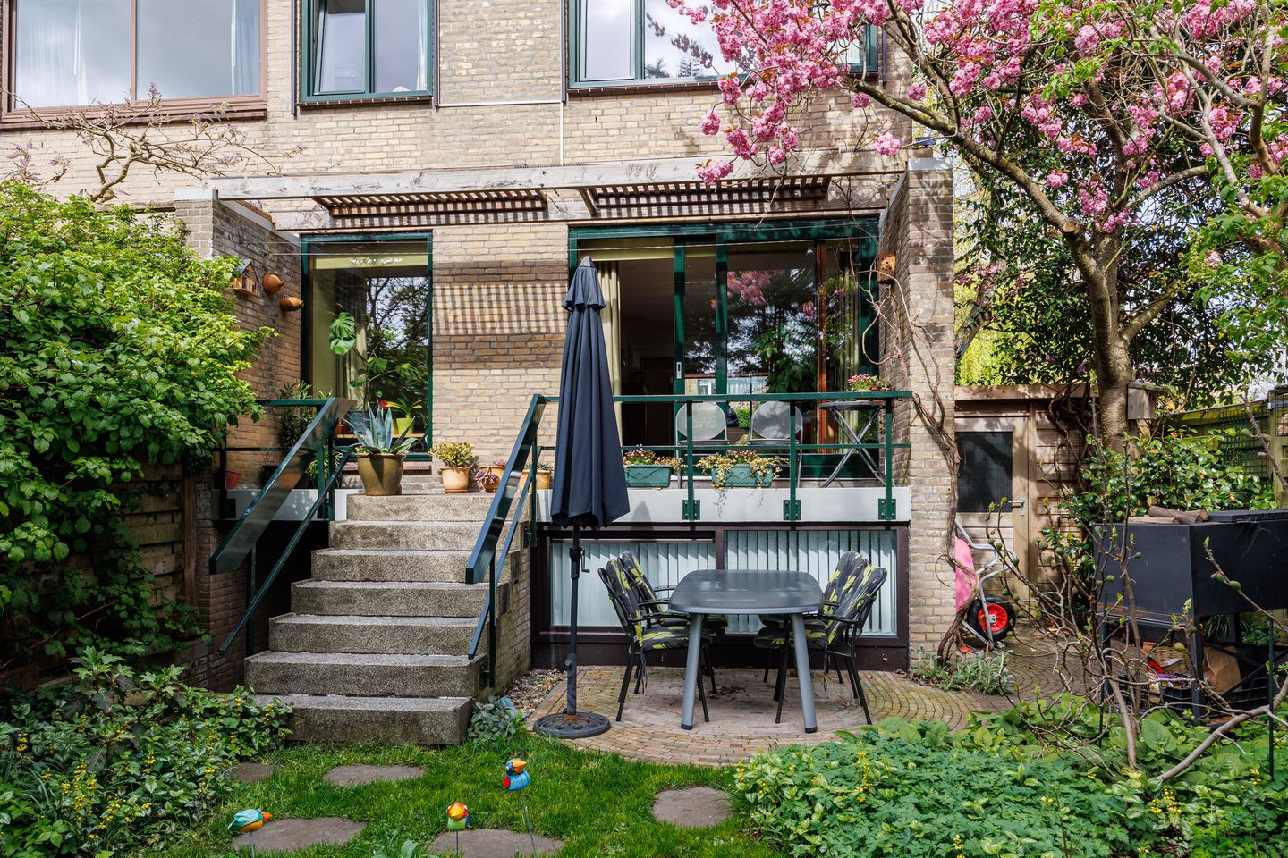 Spacious Drive-in Corner House with 5 Bedrooms and South-Facing Garden in Delft Marlot — 25