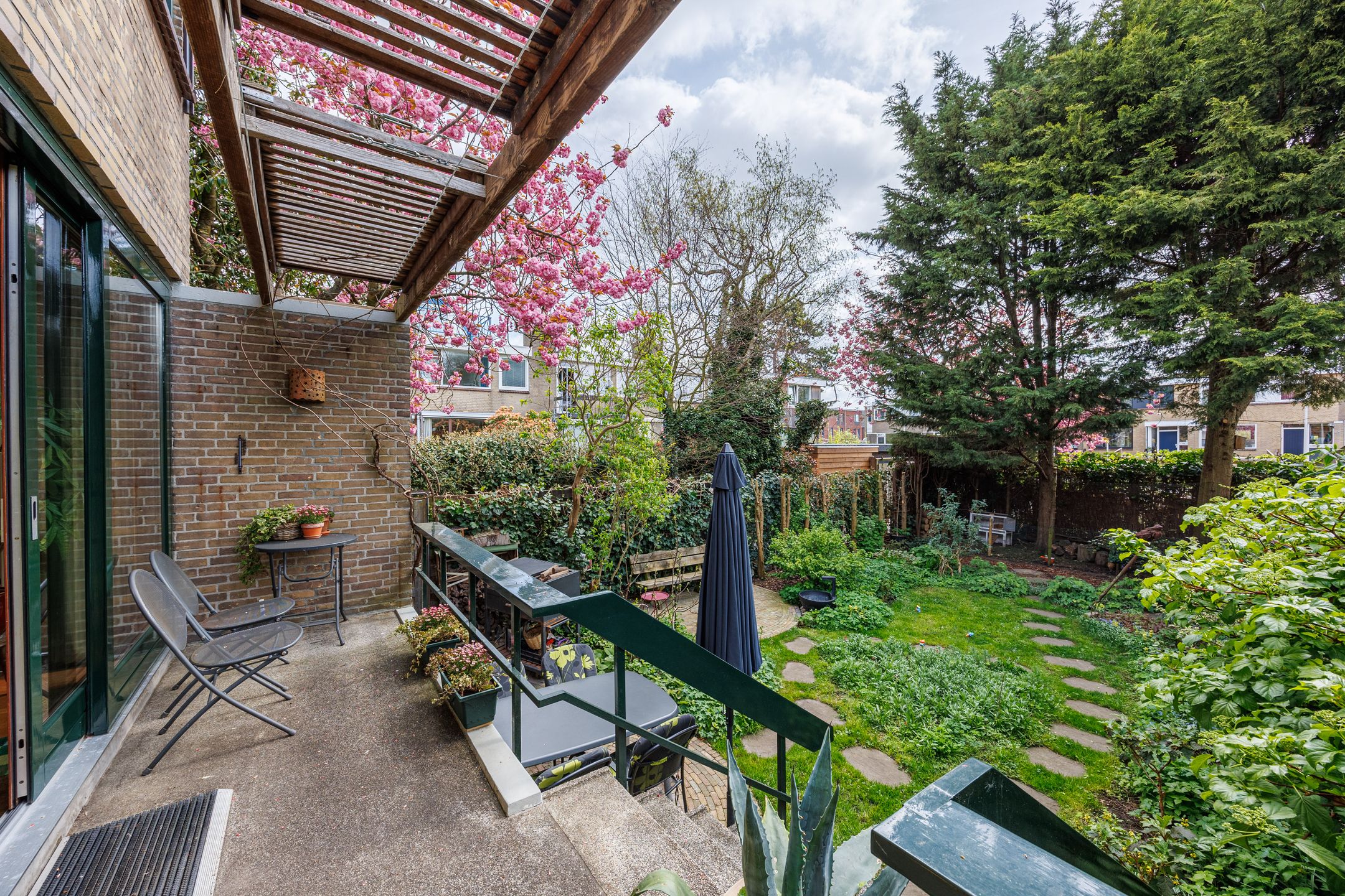 Spacious Drive-in Corner House with 5 Bedrooms and South-Facing Garden in Delft Marlot — 18