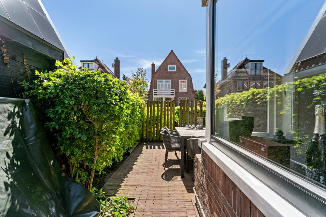 Detached 1930s Villa with Roof Terrace in Popular Hoorn Location — 43