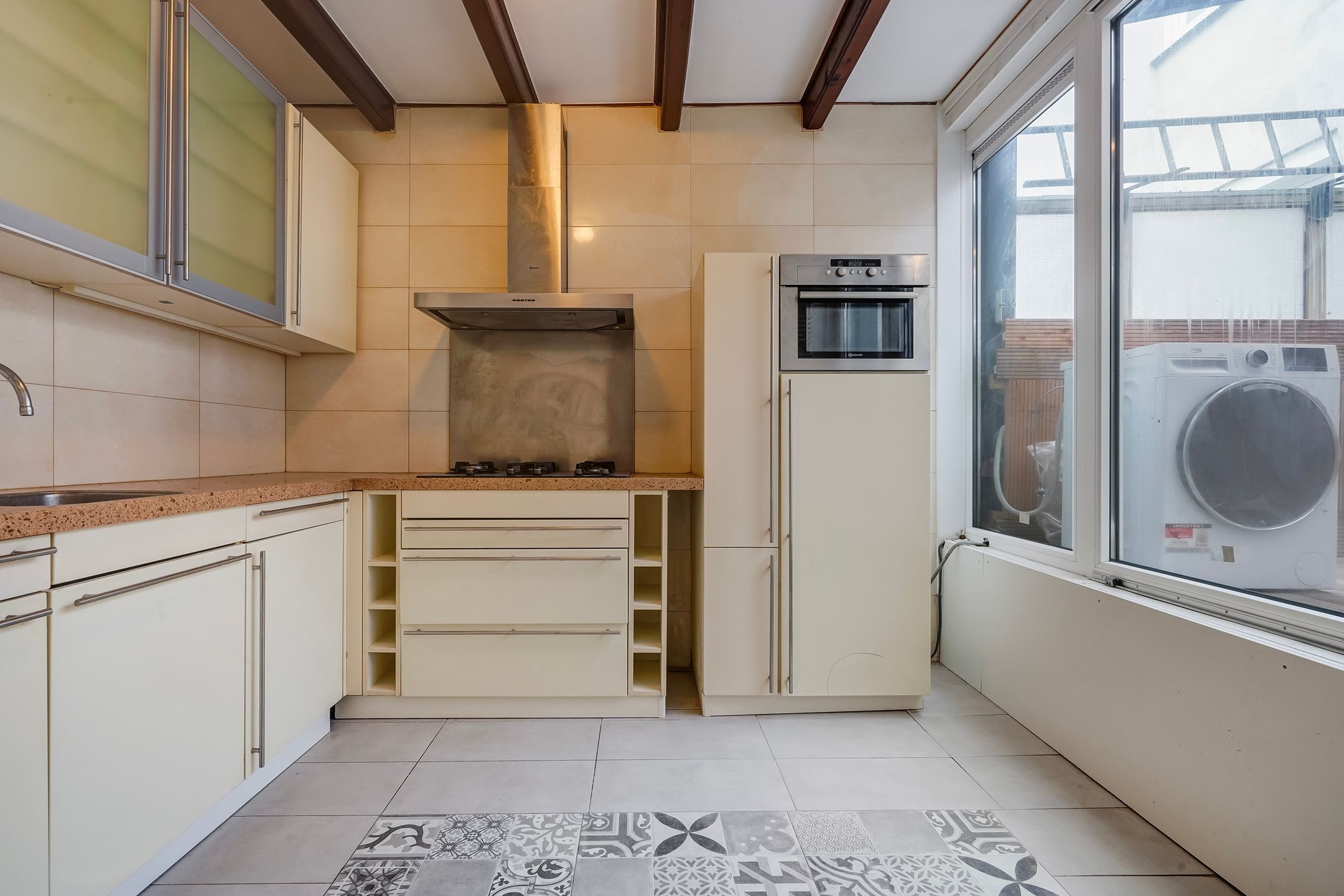 Historic Apartment with Renovation Potential in Den Haag Centre — 15